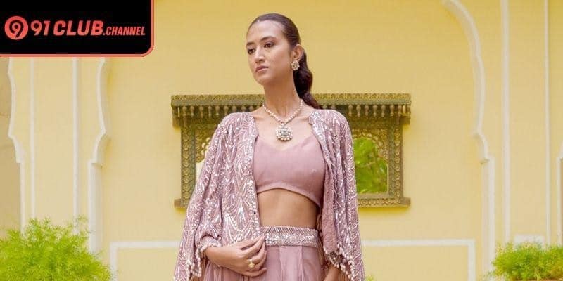 Social identity shifts and cultural wardrobe evolution